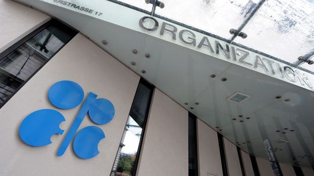 Delegeler: OPEC üretimin 1,2 milyon varil kısılması konusunda anlaştı