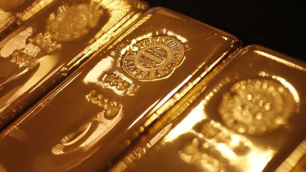 Altın risk iştahının azalması ile 1,300 doların üzerini gördü