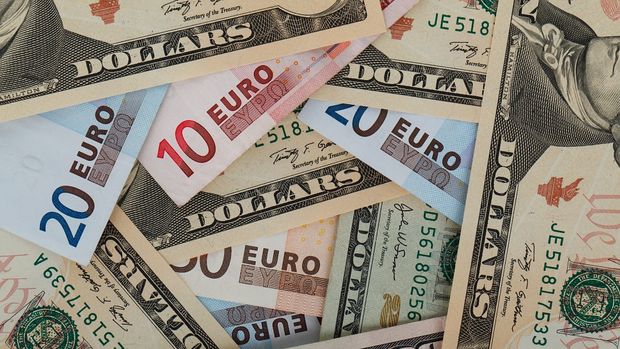 Euro ve dolar cinsi tahvil ihracına devam edilecek