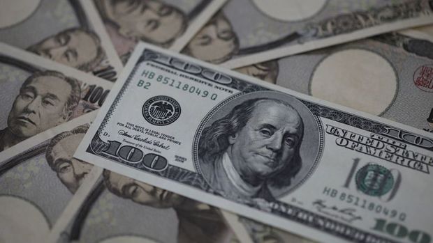 Yen İngiltere'de “güvensizlik oyu” öncesinde dolar karşısında yükseldi