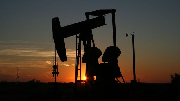 ABD'de petrol stokları düştü, üretim rekor seviyede