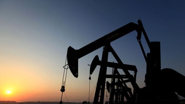 Küresel petrol arzı Aralık'ta azaldı