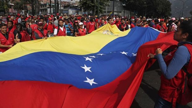 Venezuela ABD ile diplomatik ilişkileri kesiyor