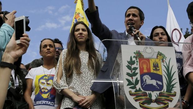 ABD, Venezuela halkının parasının kontrolünü Guiado'ya verdi