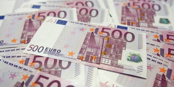 ECB 17 ülkede 500 euroluk banknotların basımını durdurdu