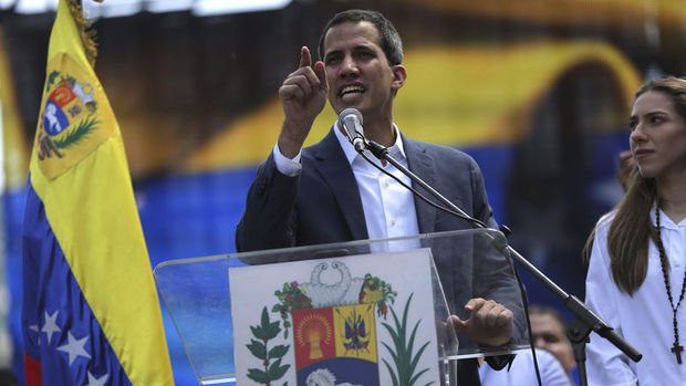 Fransa, İngiltere ve İsveç de Guaido'yu Venezuela lideri ilan etti