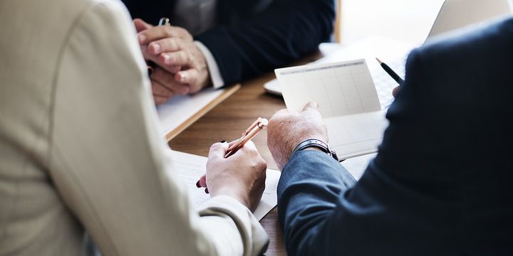 Ekonomistler sanayi üretimi ve cari açık verilerini değerlendirdi