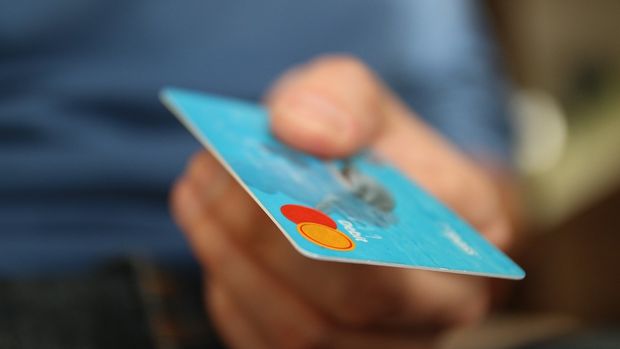 Kredi kartı harcamaları Ocak'ta yüzde 15 arttı
