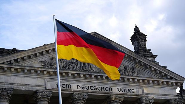 Ifo Almanya'nın büyüme tahminini düşürdü