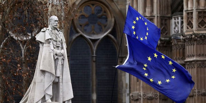 AB ile İngiltere Başbakanı May yeni Brexit tarihlerinde uzlaştı