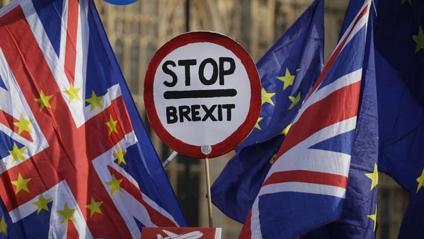 Brexit'in durdurulması için 2.5 milyon imza toplandı