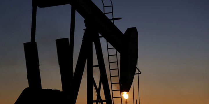 Petrol Perşembe günü ABD verisi sonrası yukarı döndü
