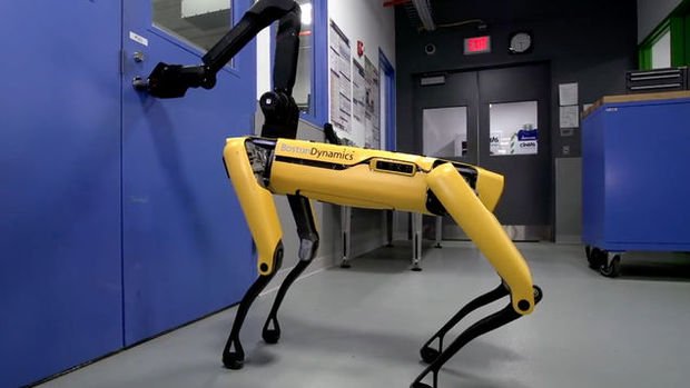 Boston Dynamics'in ilk ticari robotunun satışa çıkacağı bildirildi