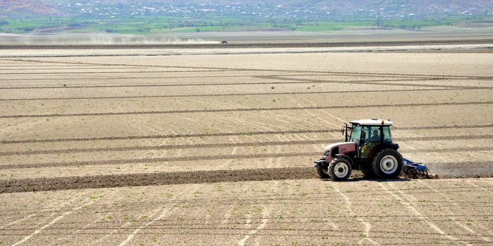 "Köyleri terk etmeyin, çiftçilik daha karlı olacak"