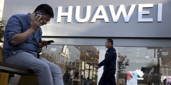 Huawei/Zhengfei: Erteleme kararını önemsemiyoruz