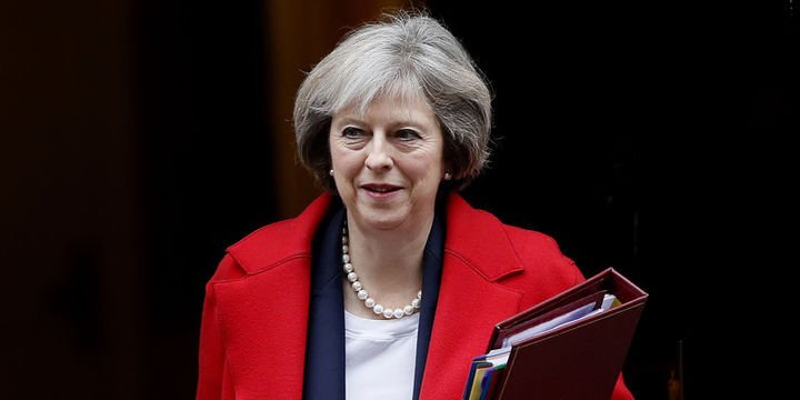 Theresa May parlamentoya ikinci Brexit referandumunu önerdi