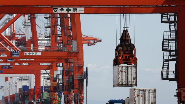 Japonya'nın ihracatı Nisan'da 5 ay üst üste geriledi