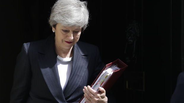 Theresa May'in Cuma günü istifa etmesi bekleniyor