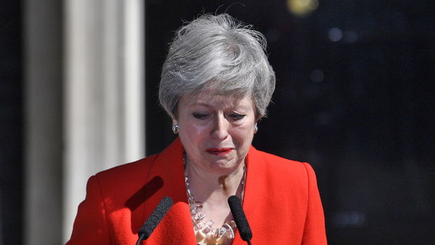 İngiltere Başbakanı May istifasını açıkladı