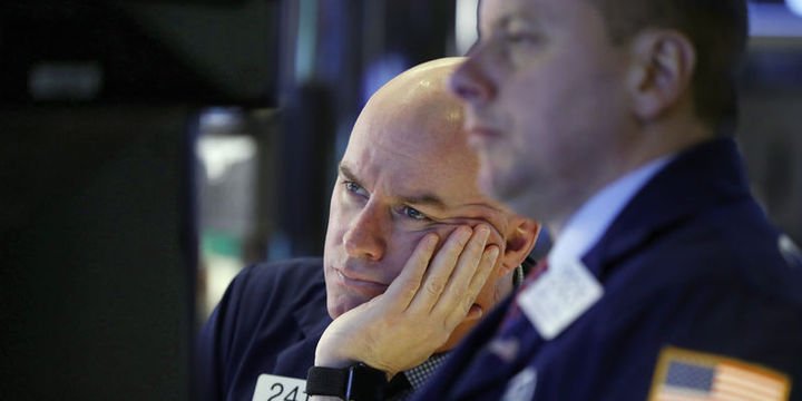 Küresel Piyasalar: Dolar "enflasyon" sonrası düştü, hisseler değer kaybetti