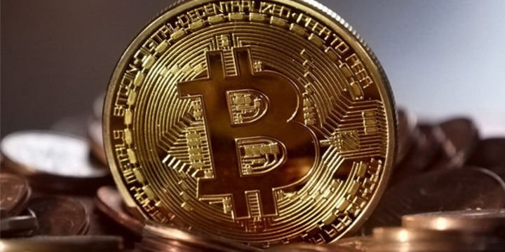 Bitcoin yılın rekor düzeyi 9,322 doları gördü
