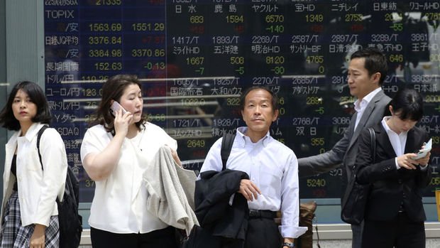 Asya borsaları 'Merkez Bankaları' haftasına karışık başladı