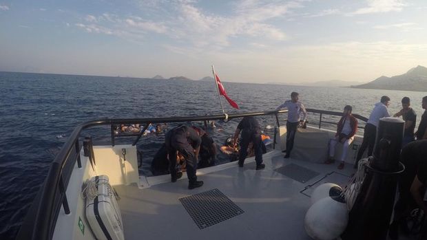 Bodrum'da göçmenleri taşıyan tekne battı: 8 kişi hayatnı kaybetti