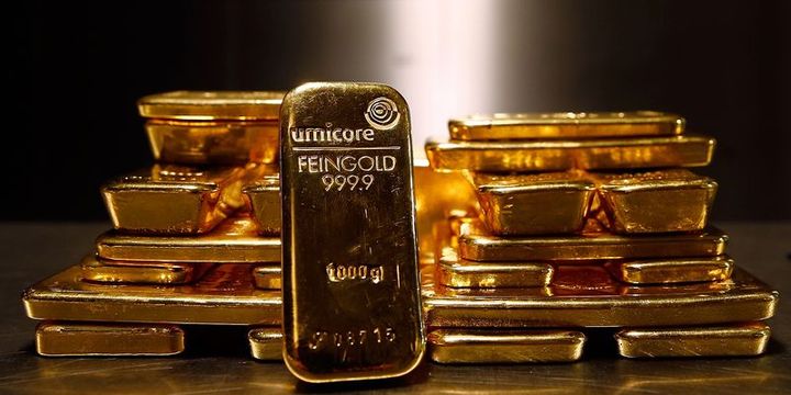 Altın 1,400 dolar üzerindeki güçlü seyrini sürdürüyor