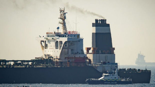  Suriye'ye petrol taşıdığı iddia edilen İran tankeri Cebelitarık'ta durduruldu