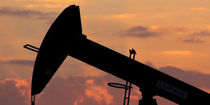 Petrol "kasırga" korkusu ve stoklardaki düşüşle 7 haftanın zirvesinde