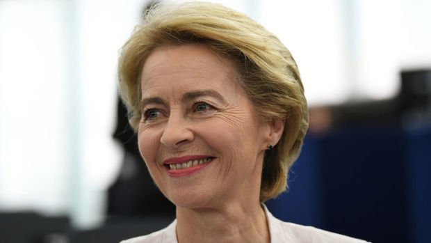 AB Komisyonu'nun yeni başkanı Ursula von der Leyen oldu