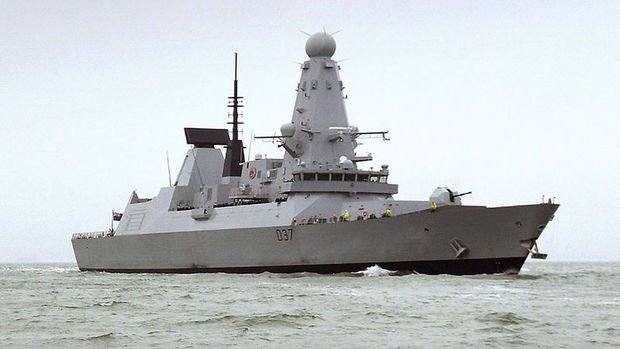 İngiltere'nin yeni savaş gemisi Hürmüz Körfezi'ne ulaştı