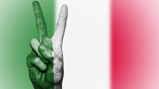 İtalyada hükümet krizi karşılıklı açıklamalarla sürüyor