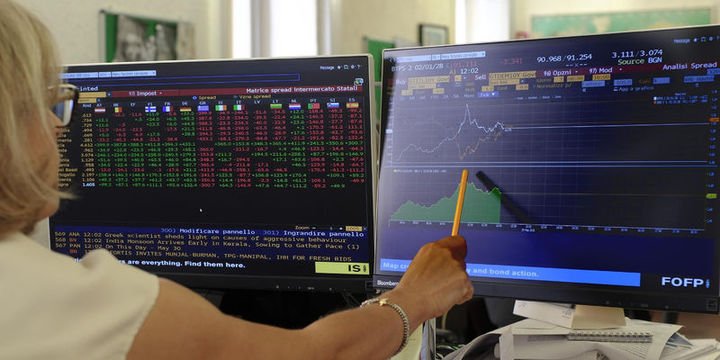 İtalya 10 yıllıklarının faizi rekor düşüğe geriledi
