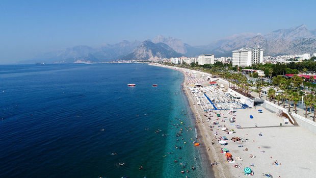 Antalya'ya 8 ayda 10 milyondan fazla turist geldi
