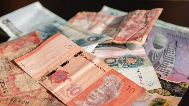 Asya'da çoğu para birimi yükseldi 