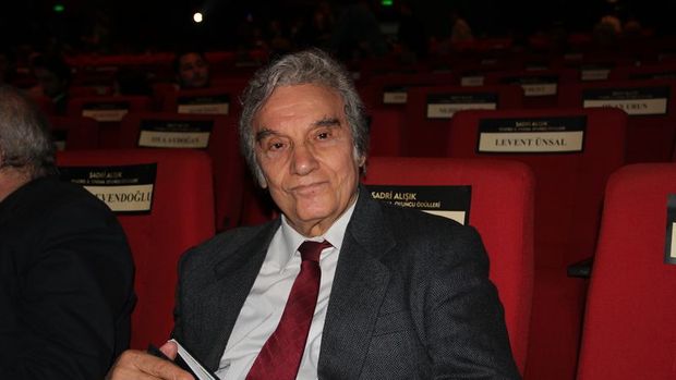 Sanatçı Süleyman Turan hayatını kaybetti
