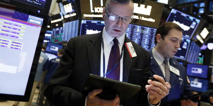 Küresel Piyasalar: Dolar yükselirken hisse senetleri karışık seyretti