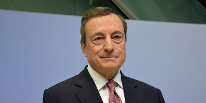 AMB Başkanı Draghi: Aşağı yönlü belirgin risklerin sürmesini bekliyoruz