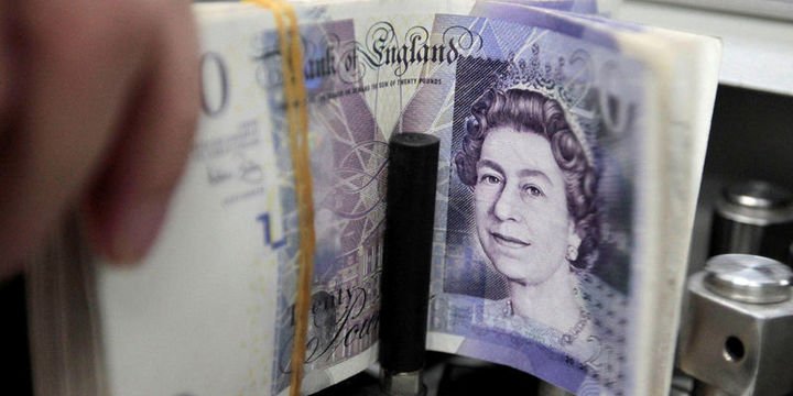 Sterlin “Brexit anlaşması" ile yükseldi, dolar geriledi