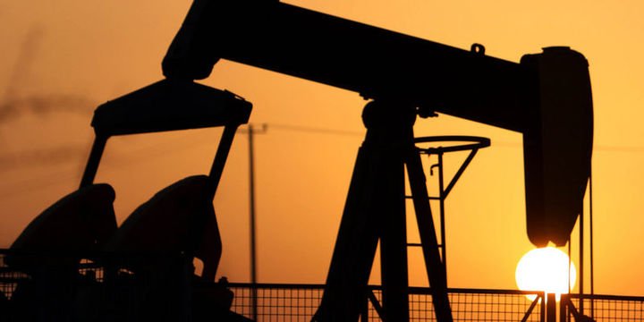 Petrol “talep görünümü” ile kayıplarına tutundu