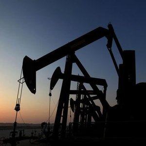 PETROL OPEC'İN ÜRETİMİ KISMAYACAĞI BEKLENTİSİ İLE KAYBINI KORUDU