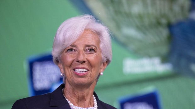 AMB Başkanı Lagarde: Euro Bölgesi'nde büyüme hala zayıf 