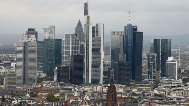 Almanya'da yatırımcı güveni 8 aydır ilk kez iyimser