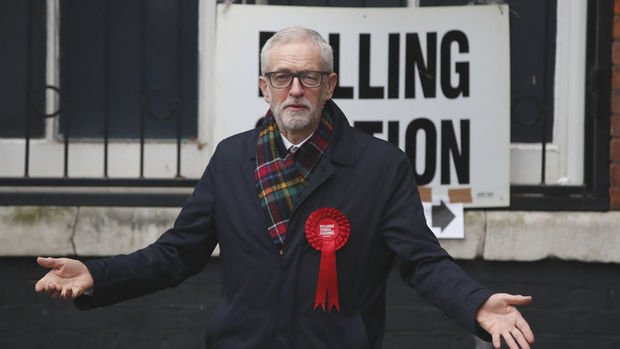 İngiltere'de İşçi Partisi lideri Corbyn görevini bırakacak