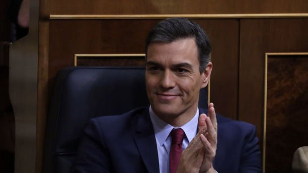 İspanya'da azınlık sol koalisyon hükümeti meclisten güvenoyu aldı