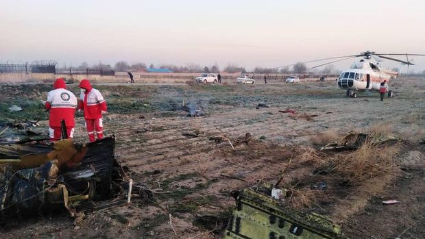 İran'da Ukrayna Havayolları'na ait Boeing 737 yolcu uçağı düştü