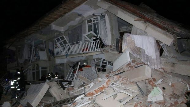 Elazığ'daki depremde hayatını kaybedenlerin sayısı 38'e yükseldi