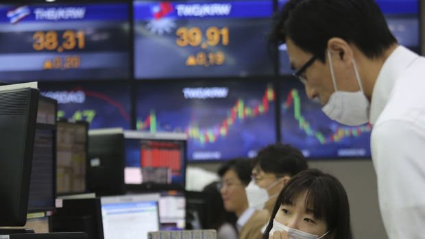 Asya borsaları Japonya öncülüğünde yüzde 3'ü aşan satışlara yöneldi
