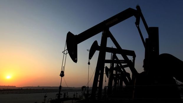 Barclays petrol fiyatları tahminini 12 dolar düşürdü